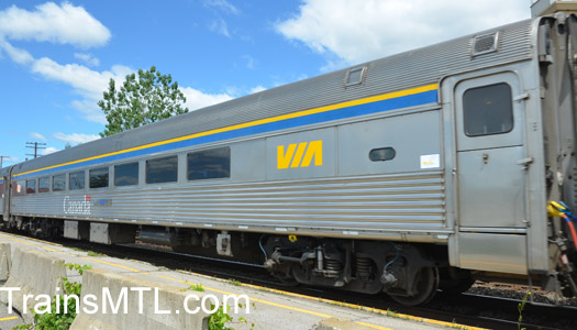 Passenger car VIA 4104 left side / Wagon de passager VIA 4104 coté gauche